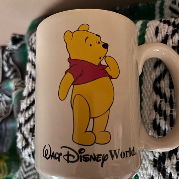WALT DISNEY WORLD Winnie The Pooh large mug - Picture 6 of 8